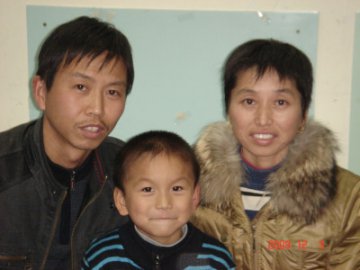 hu zheng hui with parents